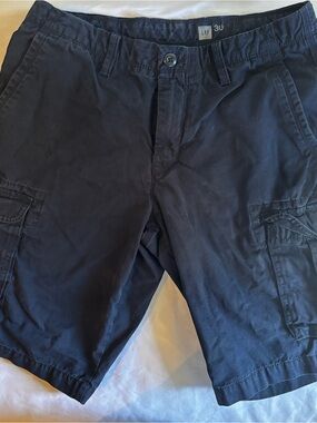 GAP Men's Navy Cargo Shorts size 30